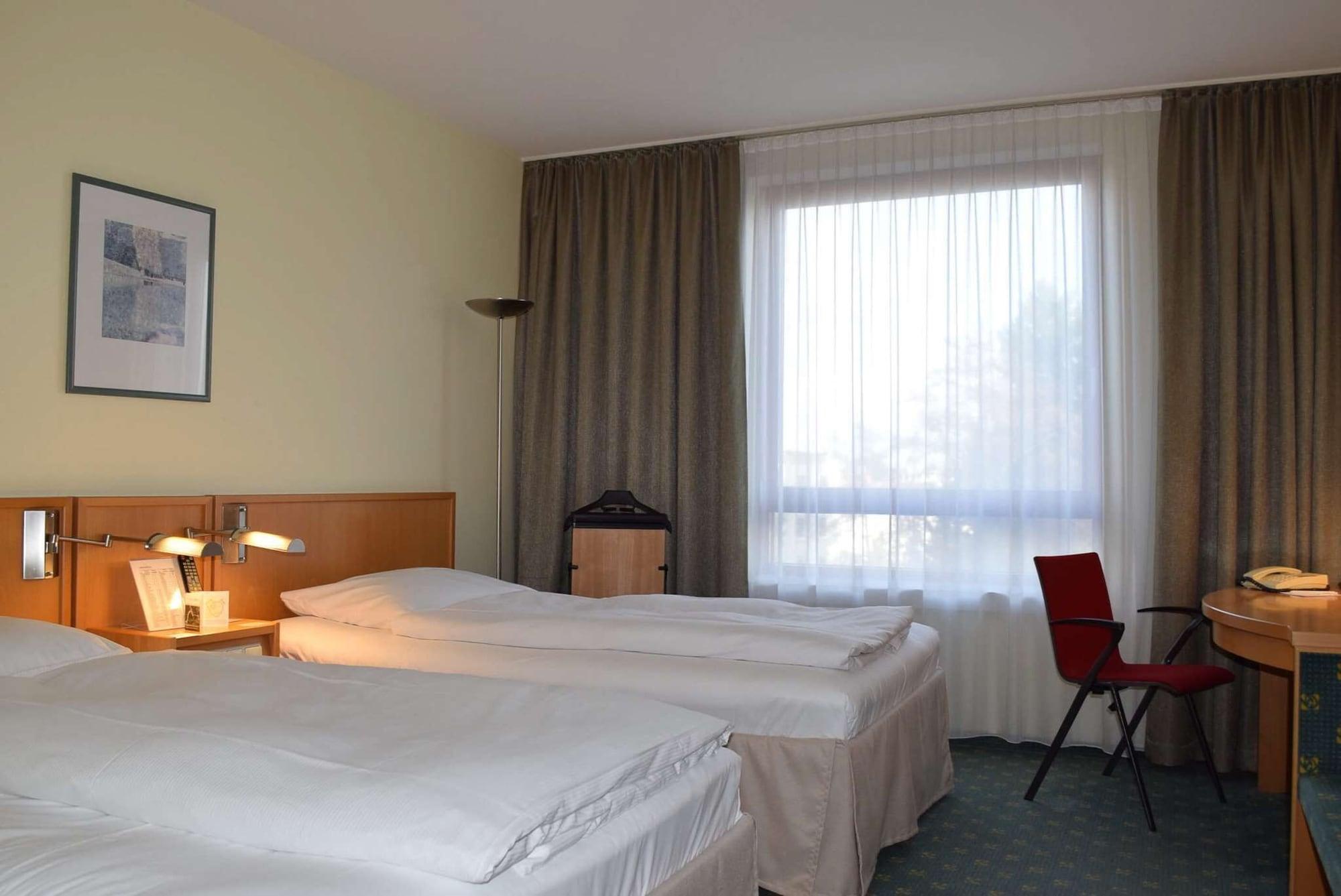 Elaya Hotel Frankfurt Oberursel Bagian luar foto